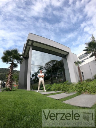 Casa com 4 Quartos à Venda, 530 m² em Barra - Balneário Camboriú