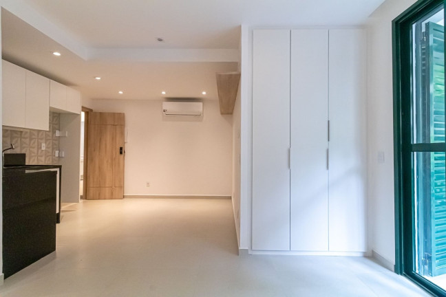 Imagem Apartamento com 1 Quarto à Venda, 33 m² em Copacabana - Rio De Janeiro Imagem Apartamento com 1 Quarto à Venda, 33 m² em Copacabana - Rio De Janeiro