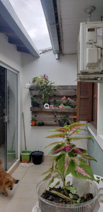 Imagem Casa com 2 Quartos à Venda, 100 m²