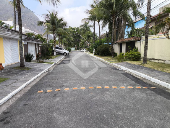 Imagem Casa com 4 Quartos à Venda, 330 m² em Vargem Pequena - Rio De Janeiro Imagem Casa com 4 Quartos à Venda, 330 m² em Vargem Pequena - Rio De Janeiro