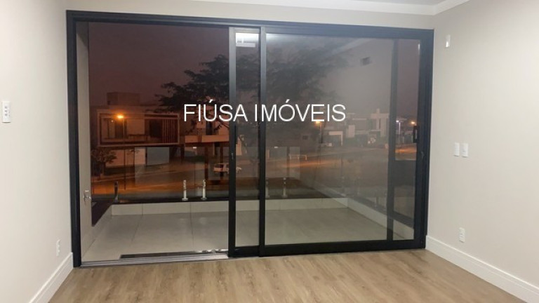 Imagem Casa com 3 Quartos à Venda, em Vila Do Golf - Ribeirão Preto Imagem Casa com 3 Quartos à Venda, em Vila Do Golf - Ribeirão Preto