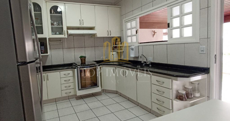 Imagem Casa com 3 Quartos à Venda, 375 m² em Vila Zezé - Jacareí Imagem Casa com 3 Quartos à Venda, 375 m² em Vila Zezé - Jacareí
