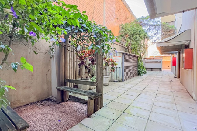 Imagem Imóvel com 3 Quartos à Venda, 121 m² em Auxiliadora - Porto Alegre Imagem Imóvel com 3 Quartos à Venda, 121 m² em Auxiliadora - Porto Alegre