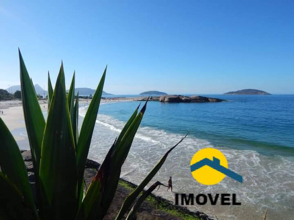 Imagem Terreno à Venda, 900 m² em Piratininga - Niterói Imagem Terreno à Venda, 900 m² em Piratininga - Niterói