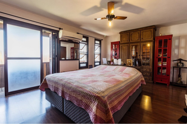 Imagem Casa com 3 Quartos à Venda, 235 m² em Guarujá - Porto Alegre Imagem Casa com 3 Quartos à Venda, 235 m² em Guarujá - Porto Alegre