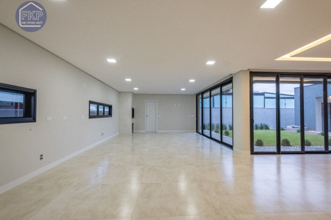 Imagem Casa com 4 Quartos à Venda, 375 m² em Ingleses Norte - Florianópolis Imagem Casa com 4 Quartos à Venda, 375 m² em Ingleses Norte - Florianópolis