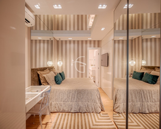Imagem Casa com 4 Quartos à Venda,  em América - Joinville