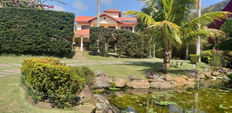 Imagem Casa com 4 Quartos à Venda, 351 m² em Taquaras - Balneário Camboriú Imagem Casa com 4 Quartos à Venda, 351 m² em Taquaras - Balneário Camboriú