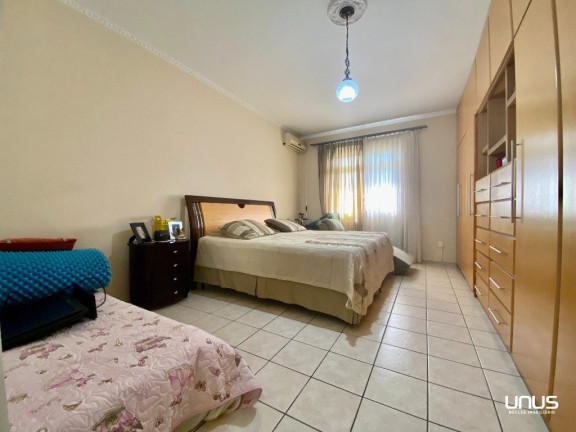 Imagem Casa com 6 Quartos à Venda, 500 m² em Capoeiras - Florianópolis Imagem Casa com 6 Quartos à Venda, 500 m² em Capoeiras - Florianópolis