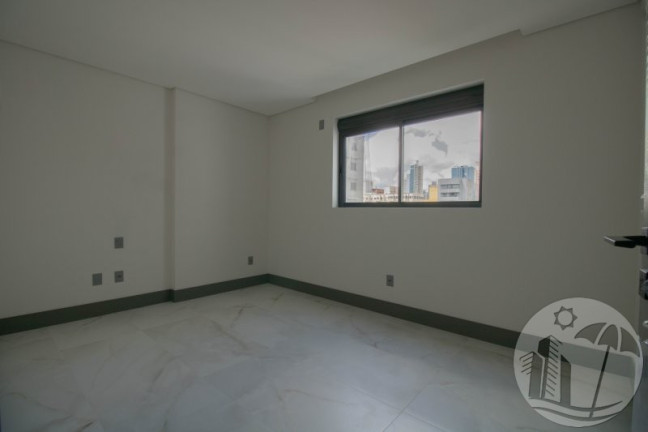 Imagem Apartamento com 3 Quartos à Venda, 130 m² em Centro - Balneário Camboriú