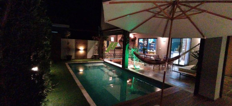 Imagem Casa de Condomínio com 4 Quartos à Venda, 239 m²