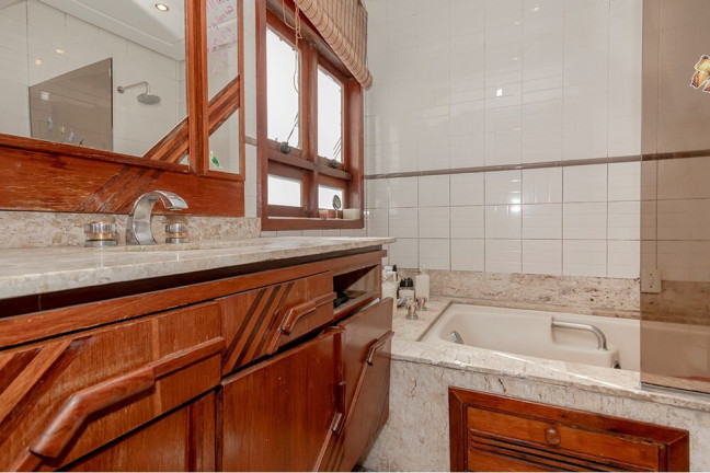 Imagem Casa com 8 Quartos à Venda, 430 m² em Partenon - Porto Alegre Imagem Casa com 8 Quartos à Venda, 430 m² em Partenon - Porto Alegre