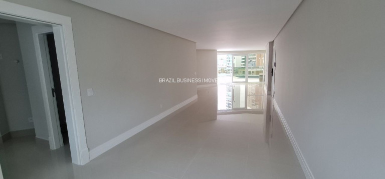 Imagem Imóvel com 3 Quartos à Venda, 212 m² em Barra Sul - Balneário Camboriú Imagem Imóvel com 3 Quartos à Venda, 212 m² em Barra Sul - Balneário Camboriú
