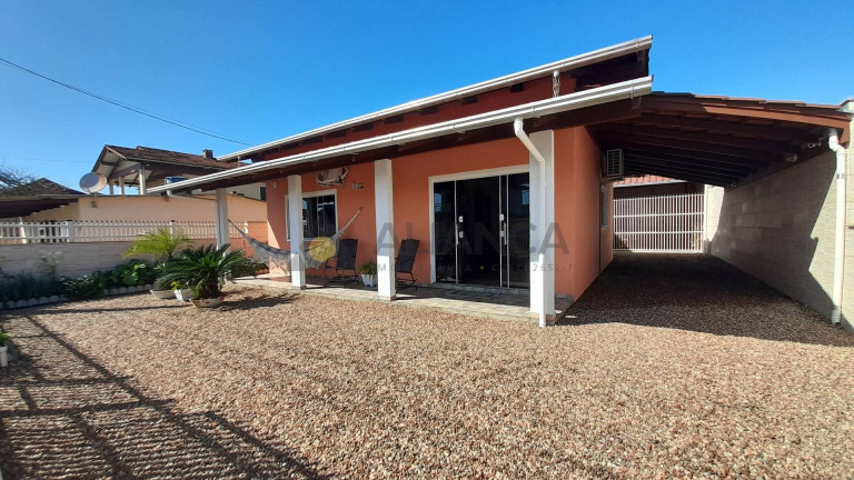 Imagem Casa com 3 Quartos à Venda, 286 m² em Meia Praia - Navegantes Imagem Casa com 3 Quartos à Venda, 286 m² em Meia Praia - Navegantes