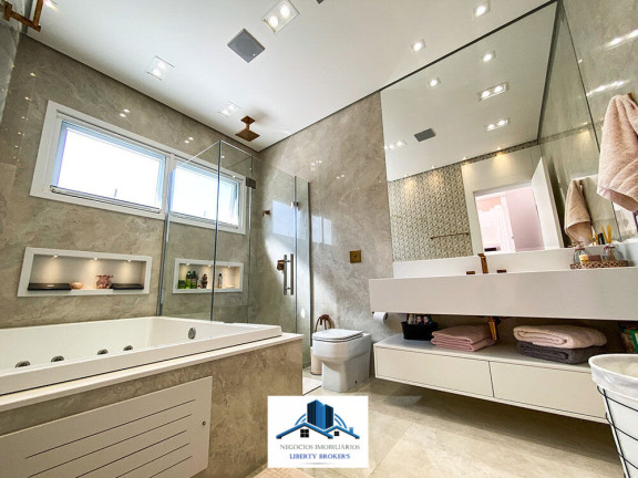 Imagem Casa com 7 Quartos à Venda, 1.600 m² Imagem Casa com 7 Quartos à Venda, 1.600 m²