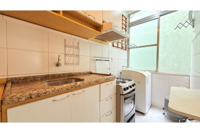 Imagem Imóvel com 2 Quartos à Venda, 49 m² em Centro Histórico - Porto Alegre Imagem Imóvel com 2 Quartos à Venda, 49 m² em Centro Histórico - Porto Alegre