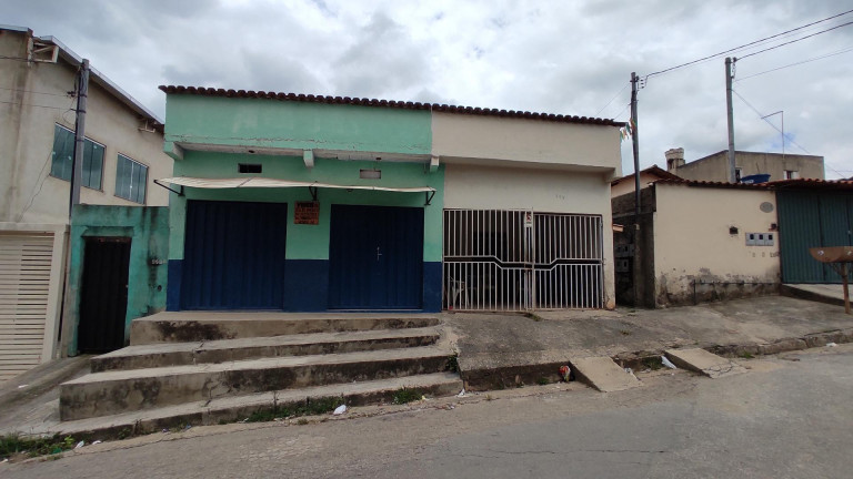 Casa com 3 Quartos à Venda, 210 m² em Veneza - Ribeirão Das Neves