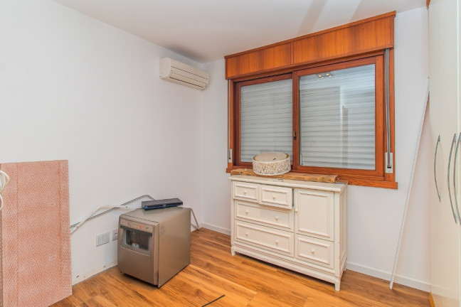 Imagem Imóvel com 2 Quartos à Venda, 170 m² em Moinhos De Vento - Porto Alegre Imagem Imóvel com 2 Quartos à Venda, 170 m² em Moinhos De Vento - Porto Alegre