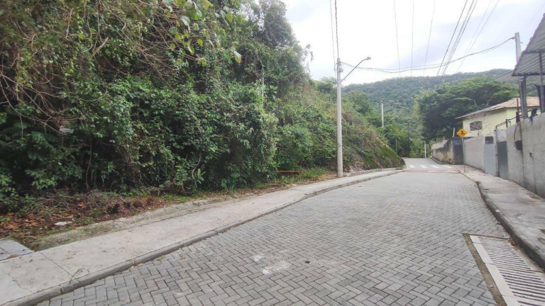 Imagem Terreno à Venda, 360 m² em Piratininga - Niterói Imagem Terreno à Venda, 360 m² em Piratininga - Niterói