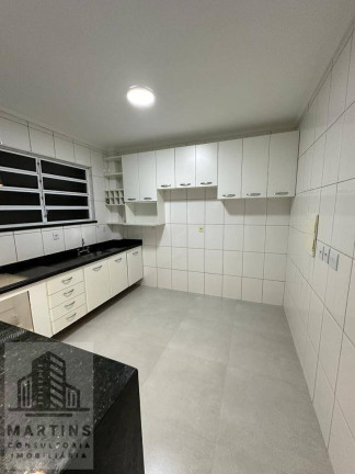 Imagem Casa com 3 Quartos à Venda, em Boqueirão - Santos Imagem Casa com 3 Quartos à Venda, em Boqueirão - Santos