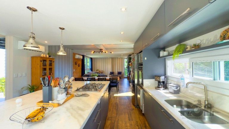 Imagem Casa com 3 Quartos à Venda, 333 m² em Teresópolis - Porto Alegre Imagem Casa com 3 Quartos à Venda, 333 m² em Teresópolis - Porto Alegre