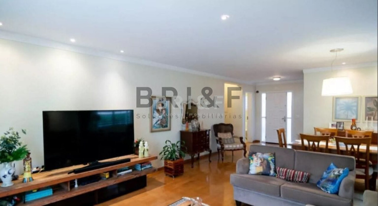 Casa com 4 Quartos à Venda, 250 m² em Campo Belo - São Paulo