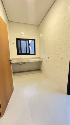 Imagem Casa com 3 Quartos à Venda, 325 m² Imagem Casa com 3 Quartos à Venda, 325 m²