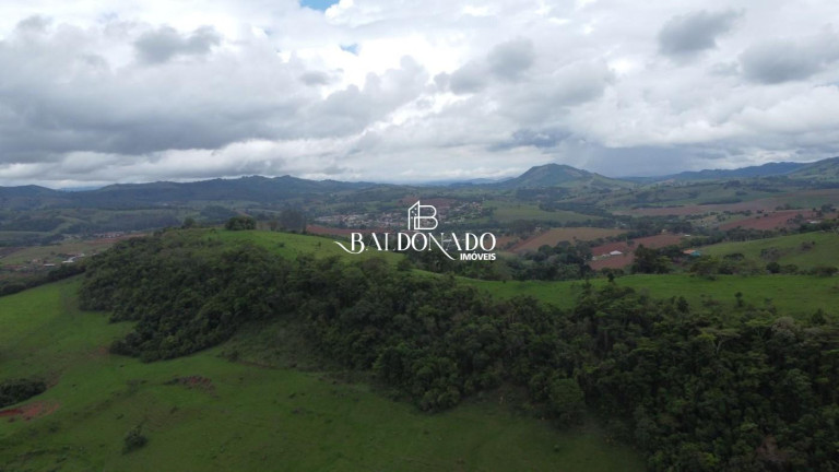 Imagem Imóvel com 4 Quartos à Venda, 726.000 m² em Centro - Monte Sião Imagem Imóvel com 4 Quartos à Venda, 726.000 m² em Centro - Monte Sião