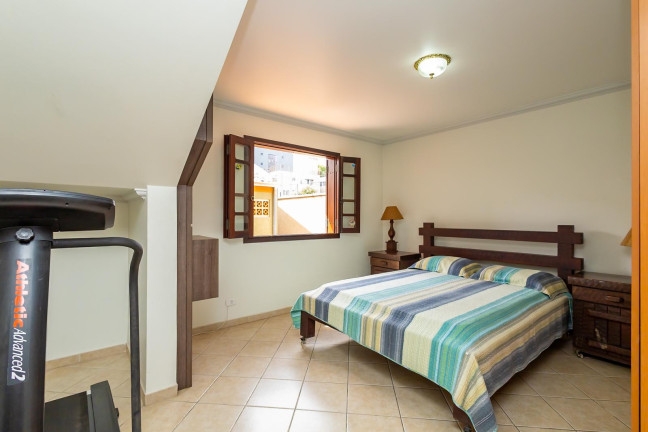 Imagem Casa com 4 Quartos à Venda, 300 m² em Boa Vista - Curitiba Imagem Casa com 4 Quartos à Venda, 300 m² em Boa Vista - Curitiba