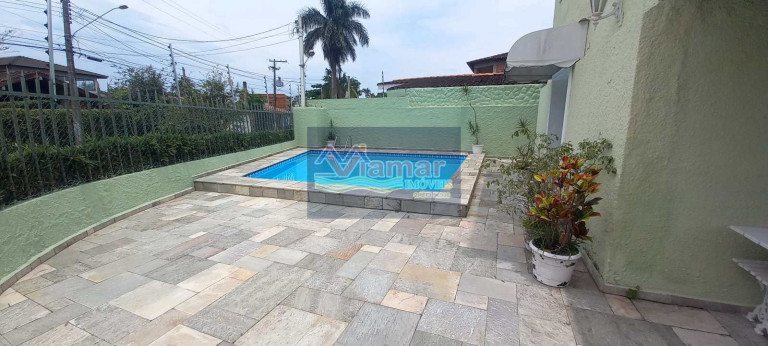 Imagem Casa com 4 Quartos à Venda, 169 m² em Jardim Virgínia - Guarujá Imagem Casa com 4 Quartos à Venda, 169 m² em Jardim Virgínia - Guarujá