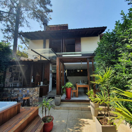Imagem Casa com 3 Quartos à Venda, 180 m² em Alphaville - Santana De Parnaíba Imagem Casa com 3 Quartos à Venda, 180 m² em Alphaville - Santana De Parnaíba