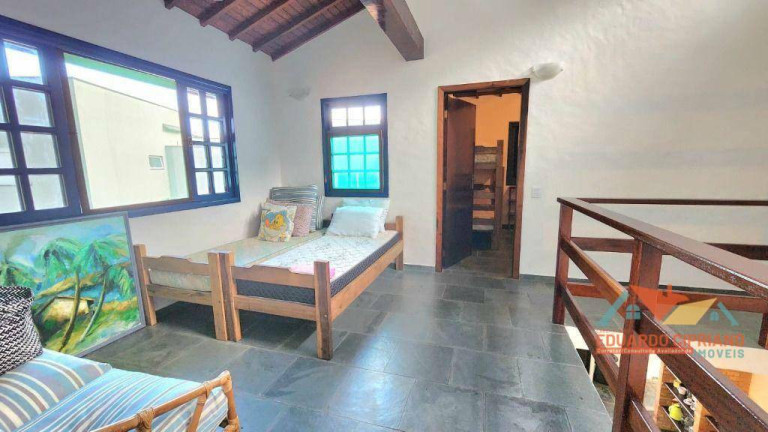 Imagem Casa com 3 Quartos à Venda, 216 m² em Massaguaçu - Caraguatatuba