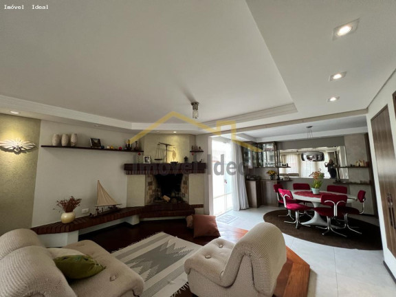 Imagem Casa com 6 Quartos à Venda, 210 m² em Guabirotuba - Curitiba Imagem Casa com 6 Quartos à Venda, 210 m² em Guabirotuba - Curitiba