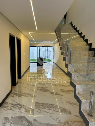 Imagem Casa com 5 Quartos à Venda, em Maraponga - Fortaleza Imagem Casa com 5 Quartos à Venda, em Maraponga - Fortaleza