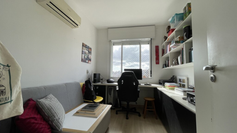 Imagem Apartamento com 3 Quartos à Venda, 93 m² em Petrópolis - Porto Alegre Imagem Apartamento com 3 Quartos à Venda, 93 m² em Petrópolis - Porto Alegre