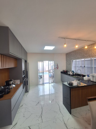 Imagem Casa com 2 Quartos para Alugar, 150 m² em Villas Do Jaguari - Santana De Parnaíba Imagem Casa com 2 Quartos para Alugar, 150 m² em Villas Do Jaguari - Santana De Parnaíba