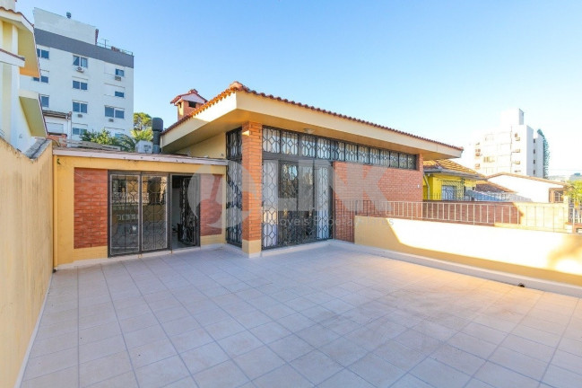 Imagem Casa com 3 Quartos à Venda, 234 m² em Petrópolis - Porto Alegre Imagem Casa com 3 Quartos à Venda, 234 m² em Petrópolis - Porto Alegre