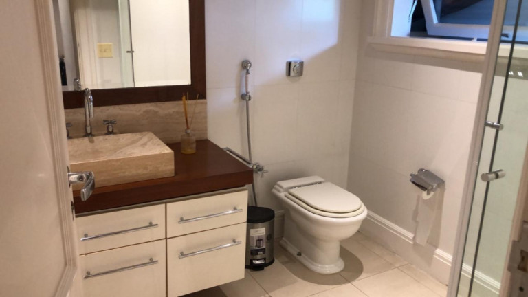 Imagem Casa com 4 Quartos à Venda, 738 m² em Alphaville Residencial Dois - Barueri Imagem Casa com 4 Quartos à Venda, 738 m² em Alphaville Residencial Dois - Barueri