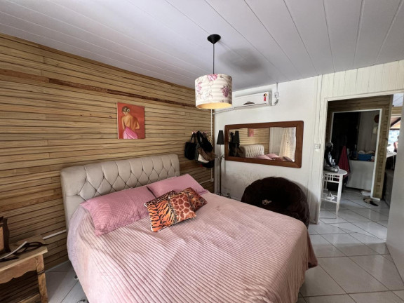 Imagem Casa com 5 Quartos à Venda, 100 m² em Barra Da Lagoa - Florianópolis Imagem Casa com 5 Quartos à Venda, 100 m² em Barra Da Lagoa - Florianópolis