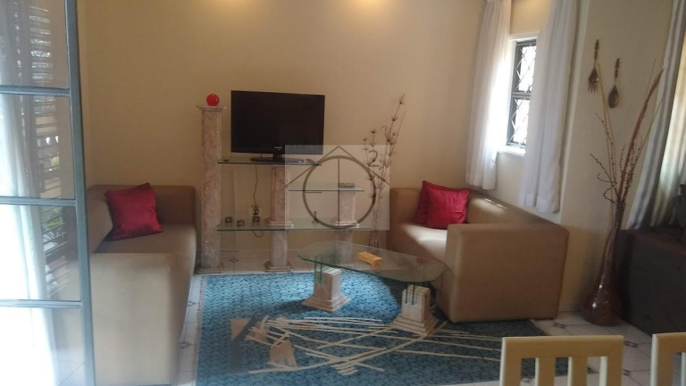 Imagem Casa com 3 Quartos à Venda, 250 m² em Vila Canero - São Paulo