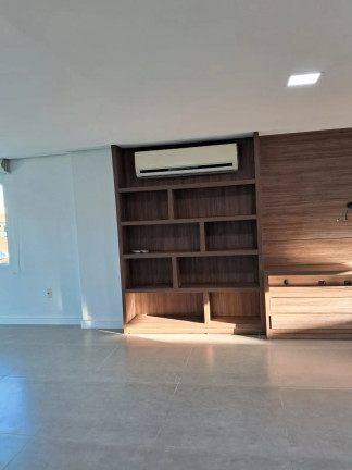 Imagem Casa com 4 Quartos à Venda, 180 m² em Estreito - Florianópolis Imagem Casa com 4 Quartos à Venda, 180 m² em Estreito - Florianópolis