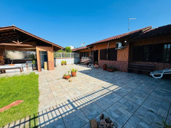 Imagem Casa com 2 Quartos à Venda, 85 m² em Barra Do Sai - Itapoá