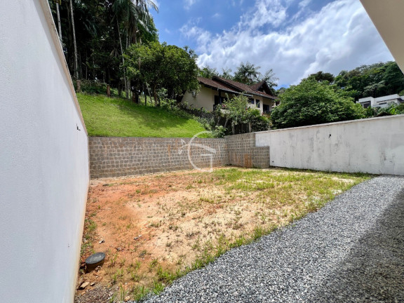 Imagem Sobrado com 4 Quartos à Venda, 327 m² em América - Joinville