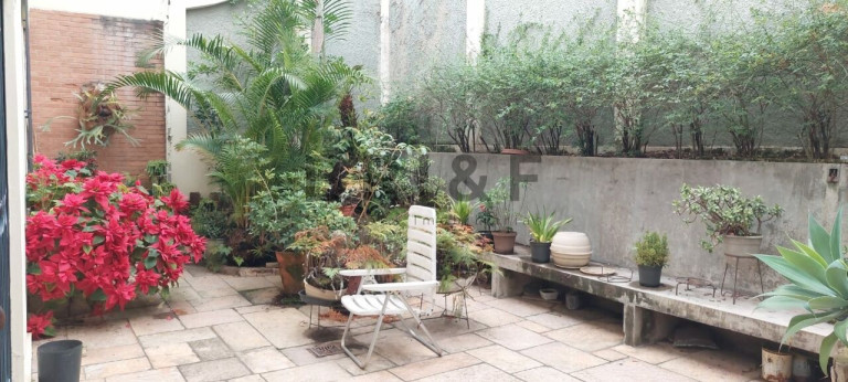 Imagem Casa com 4 Quartos à Venda, 250 m² em Brooklin - São Paulo Imagem Casa com 4 Quartos à Venda, 250 m² em Brooklin - São Paulo