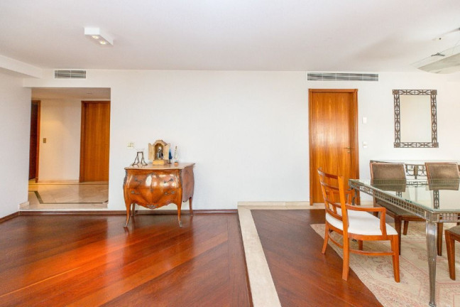 Imagem Apartamento com 4 Quartos à Venda, 220 m² em Moema - São Paulo