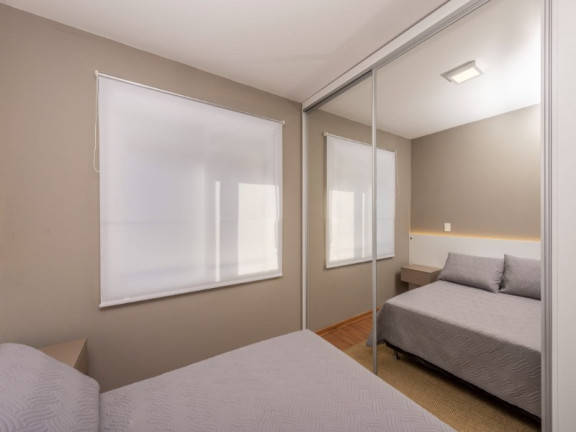 Imagem Apartamento com 2 Quartos à Venda, 61 m² em Petrópolis - Porto Alegre