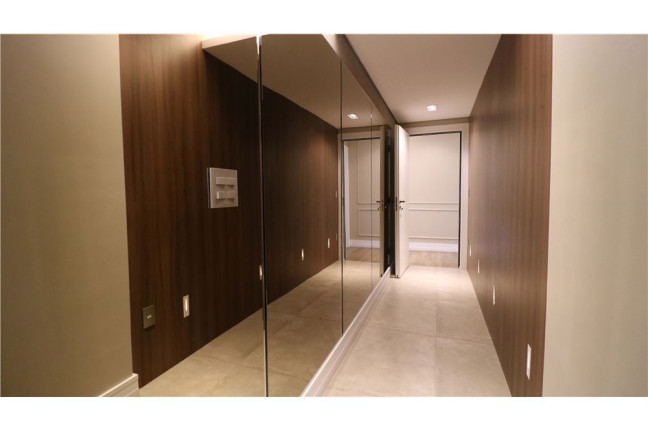 Imagem Imóvel com 4 Quartos à Venda, em Vila Andrade - São Paulo Imagem Imóvel com 4 Quartos à Venda, em Vila Andrade - São Paulo