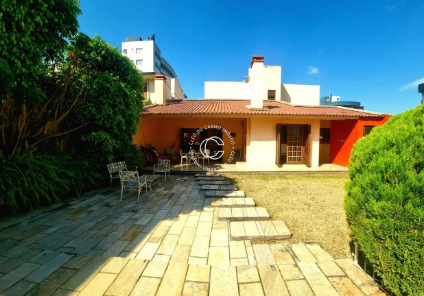 Imagem Casa com 4 Quartos à Venda, 363 m² em Nossa Senhora De Lourdes - Santa Maria Imagem Casa com 4 Quartos à Venda, 363 m² em Nossa Senhora De Lourdes - Santa Maria
