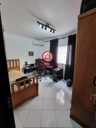Imagem Casa com 4 Quartos à Venda, 434 m² em Jardim Pereira Do Amparo - Jacareí Imagem Casa com 4 Quartos à Venda, 434 m² em Jardim Pereira Do Amparo - Jacareí
