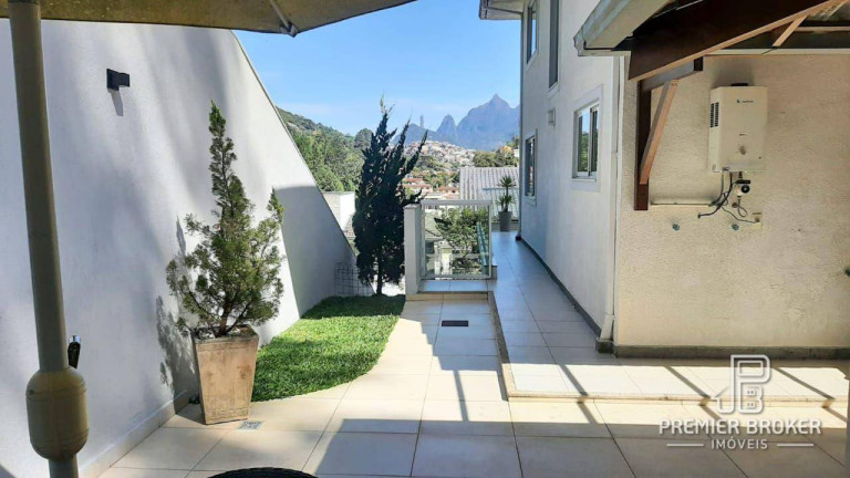 Imagem Casa com 4 Quartos à Venda, 202 m² em Tijuca - Teresópolis Imagem Casa com 4 Quartos à Venda, 202 m² em Tijuca - Teresópolis